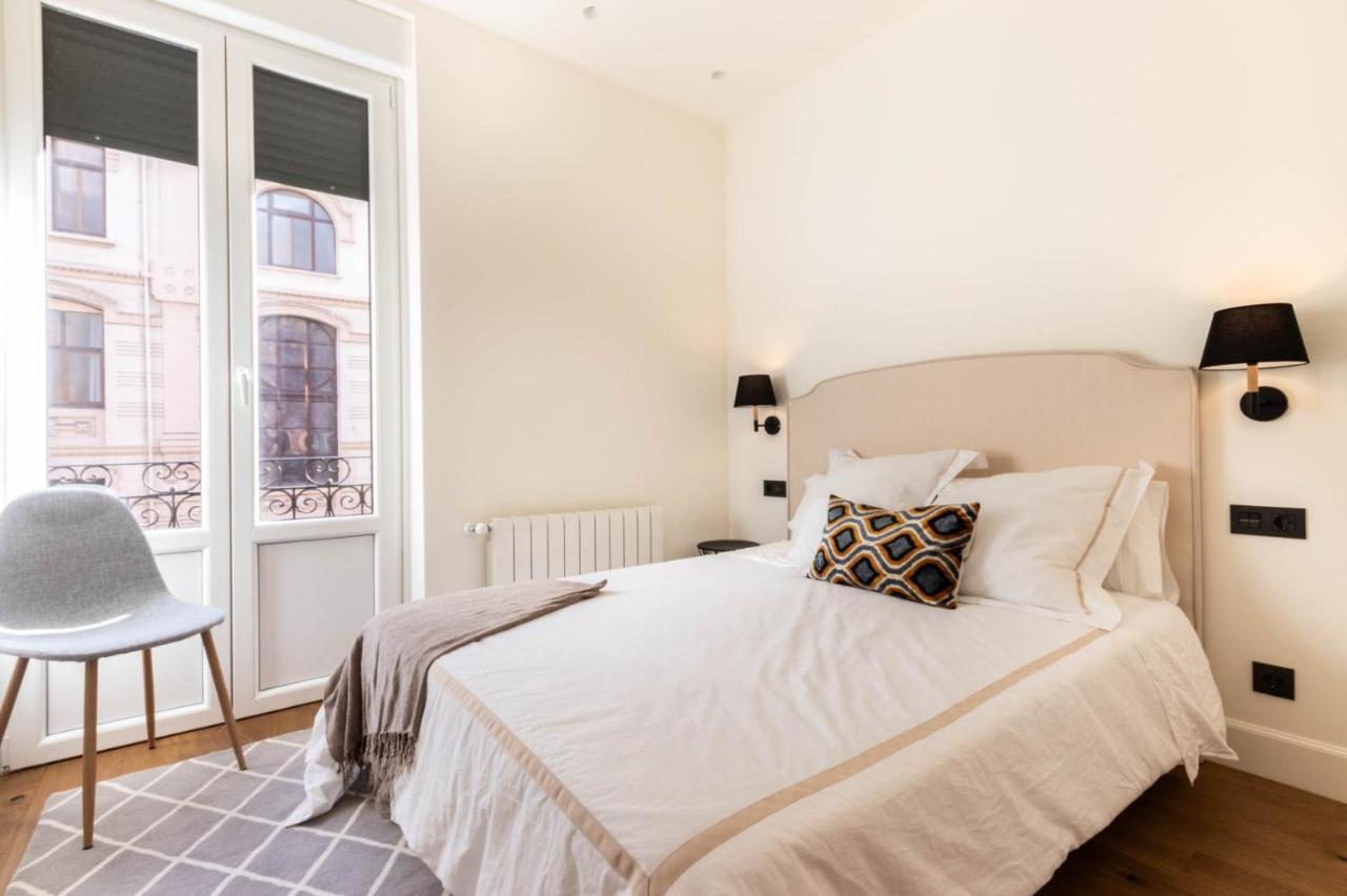 Luxury Guggenheim Museum Apartment Билбао Екстериор снимка
