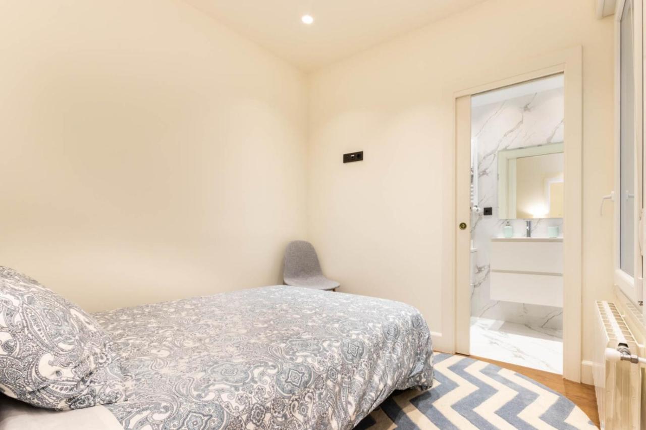Luxury Guggenheim Museum Apartment Билбао Екстериор снимка
